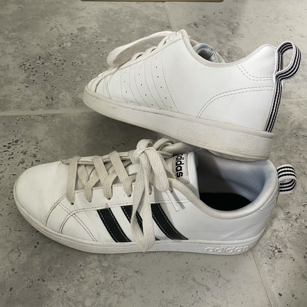 Women’s adidas superstars size 6.